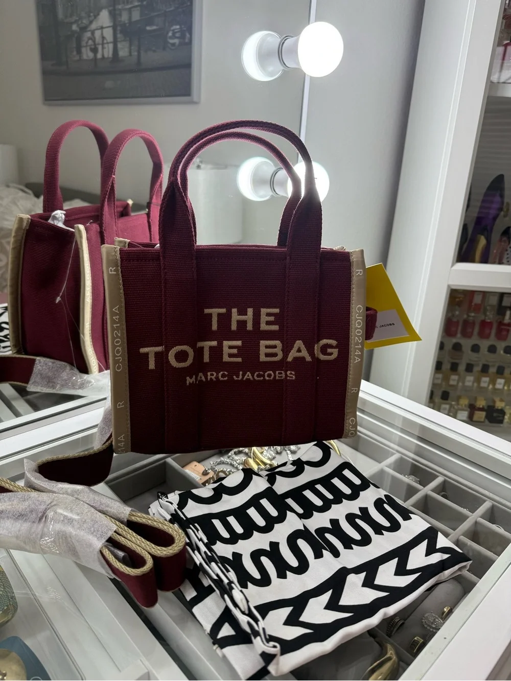 Marc Jacobs The Tote Bag in Merlot - Picture 1 of 3